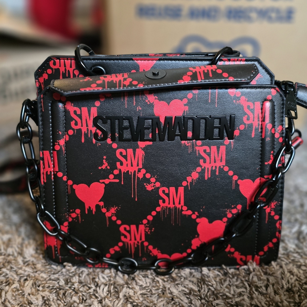 Steve Madden Black and Red Women's Bag - Picture 3 of 3
